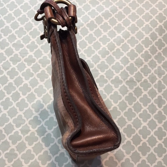 Fossil Croc Embossed Leather Turnlock Crossbody - Picture 13 of 13